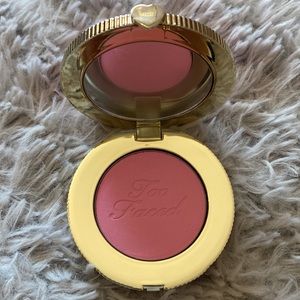 Too faced candy clouds blush